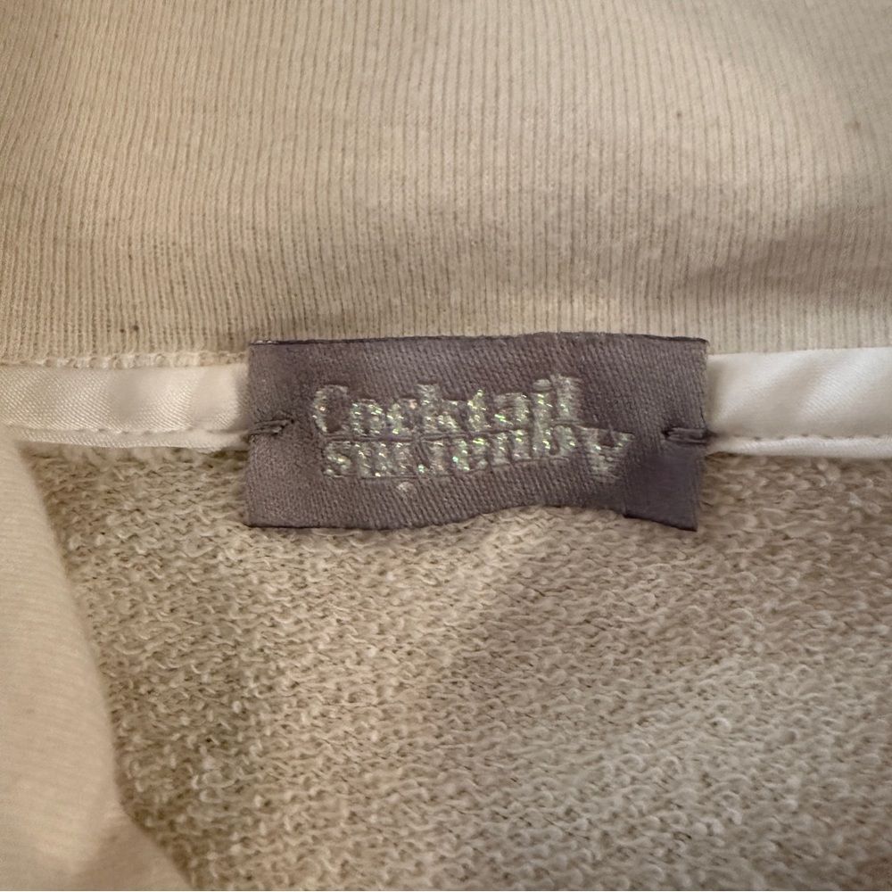 Aquarius Cocktail Collared Sweatshirt - Picture 6 of 10